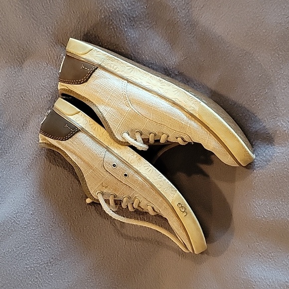 Ugg size 6.5 sneakers Loafer casual shoes tan women's brown lot of Two - Picture 10 of 11